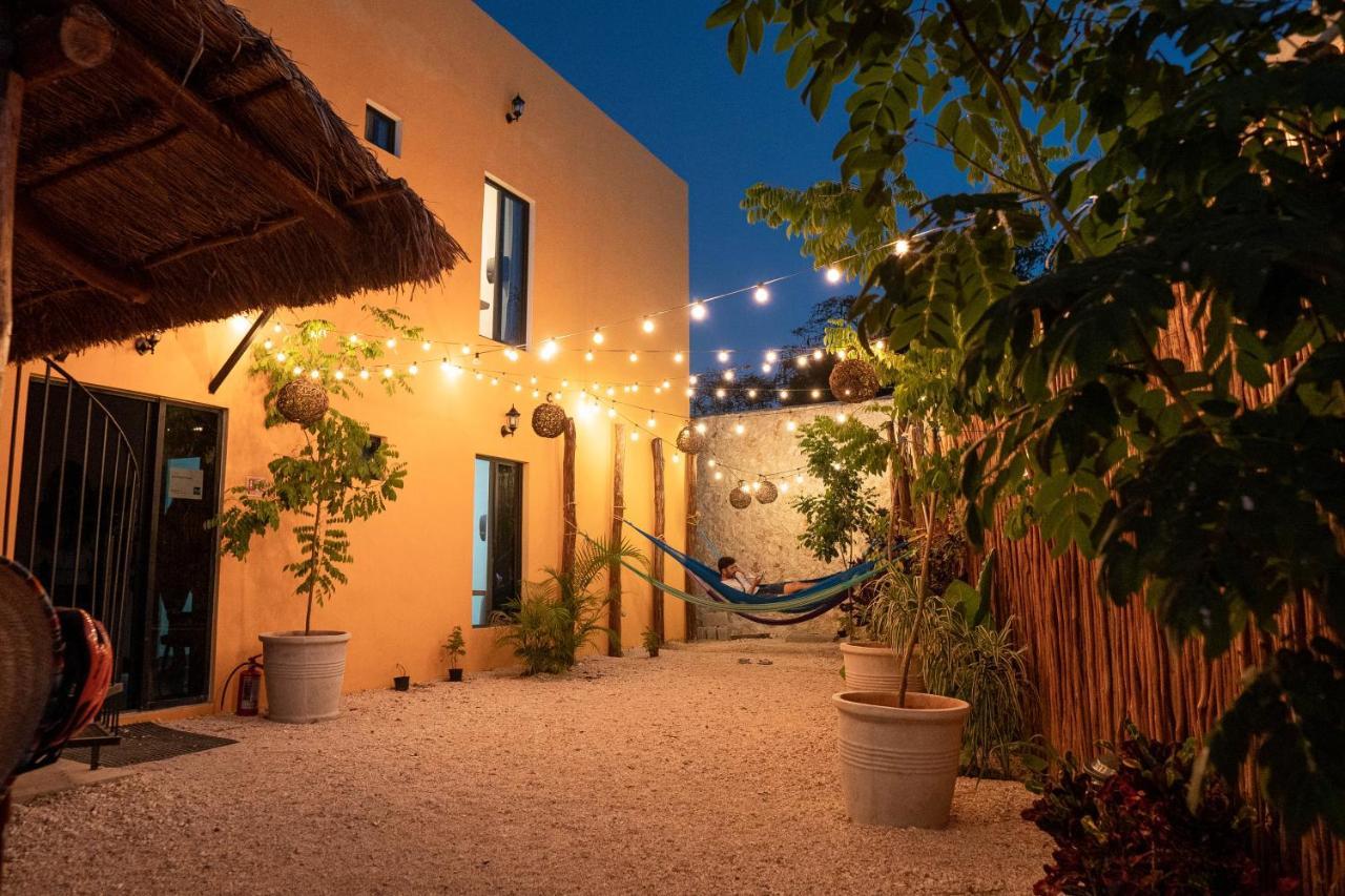 New friends hostel Valladolid  Exterior foto